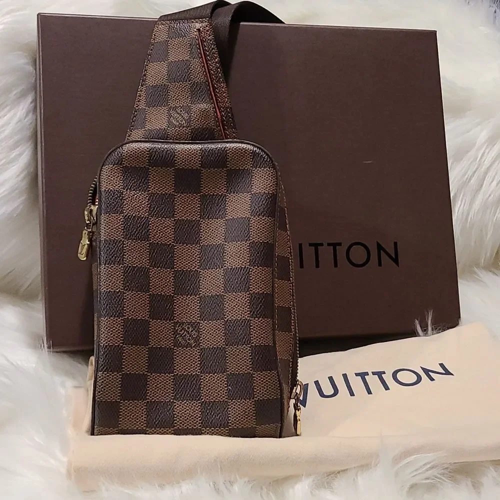 💯 Authentic Louis Vuitton Geronimo Bag🍀